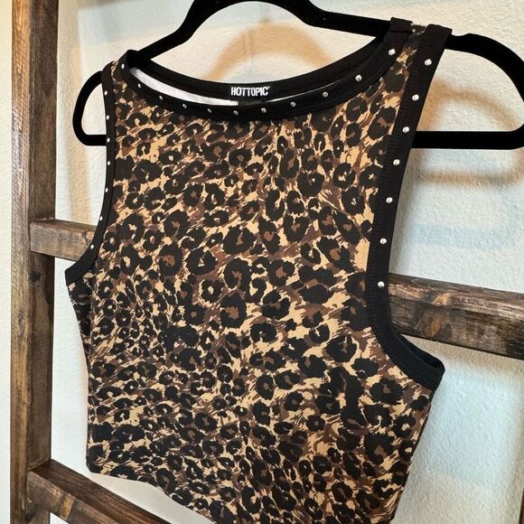 NWT Hot Topic Leopard Print & Rivets Cropped Tank Top - Picture 5 of 7